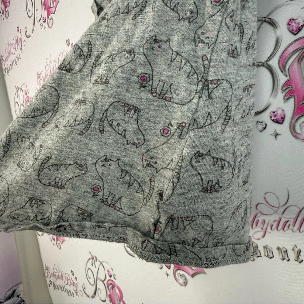 Old Navy shirt top cats kittens flowers floral Gray Kids Tee with Cat Pattern